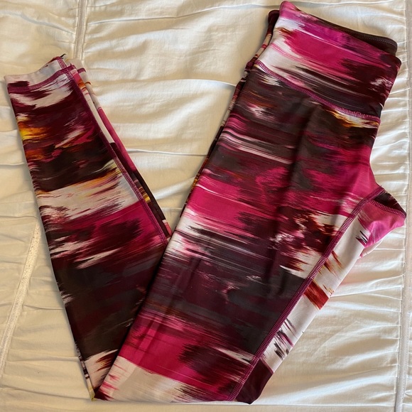 Lulu Leggings - EUC - Picture 1 of 4